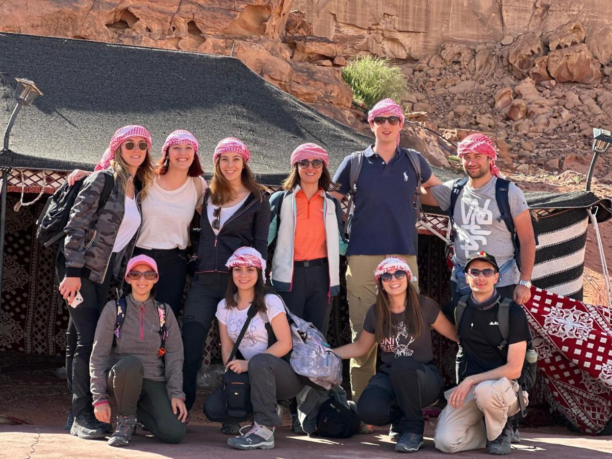 Titanic Camp Bed & Breakfast Wadi Rum Luaran gambar