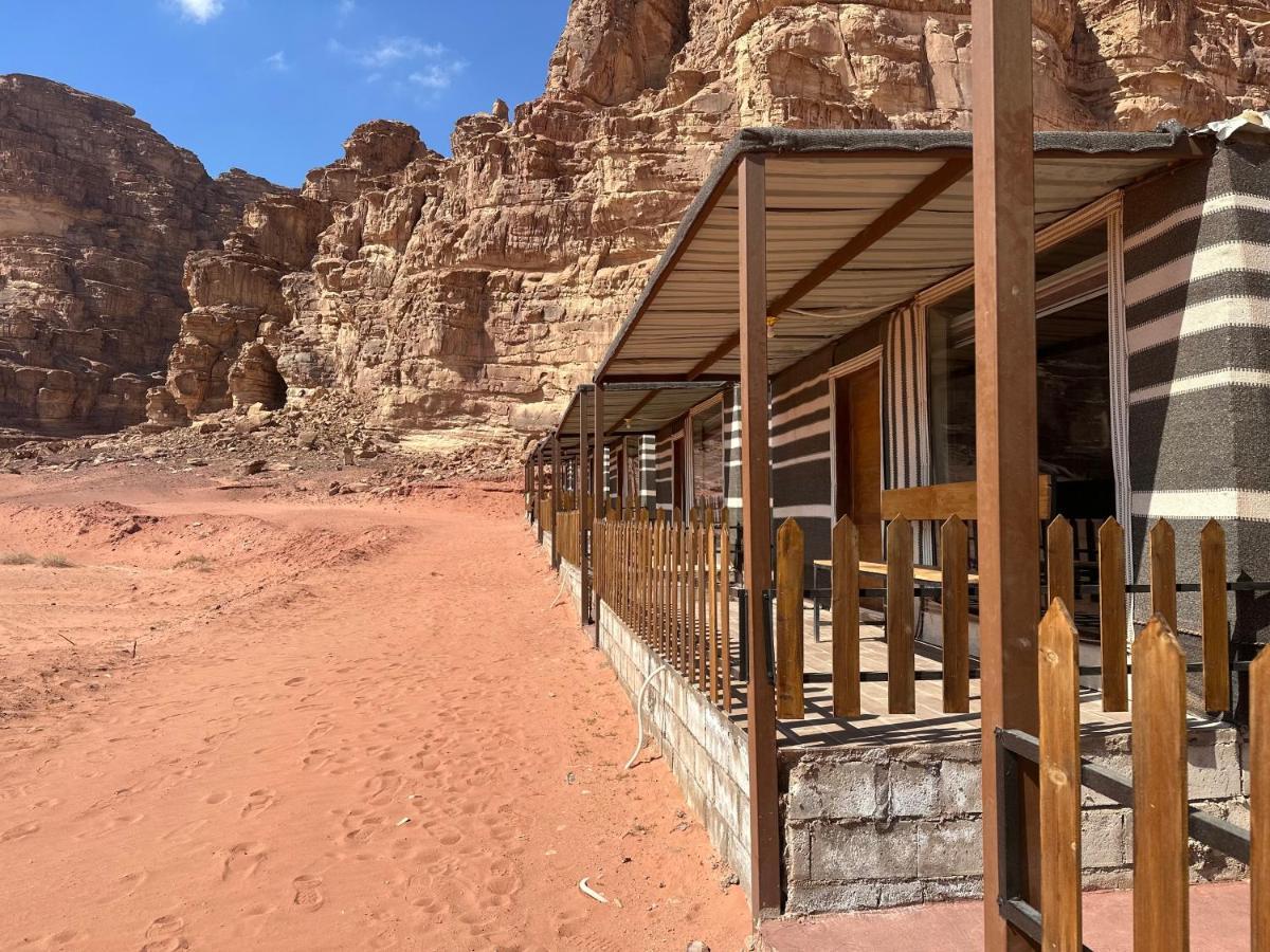 Titanic Camp Bed & Breakfast Wadi Rum Luaran gambar