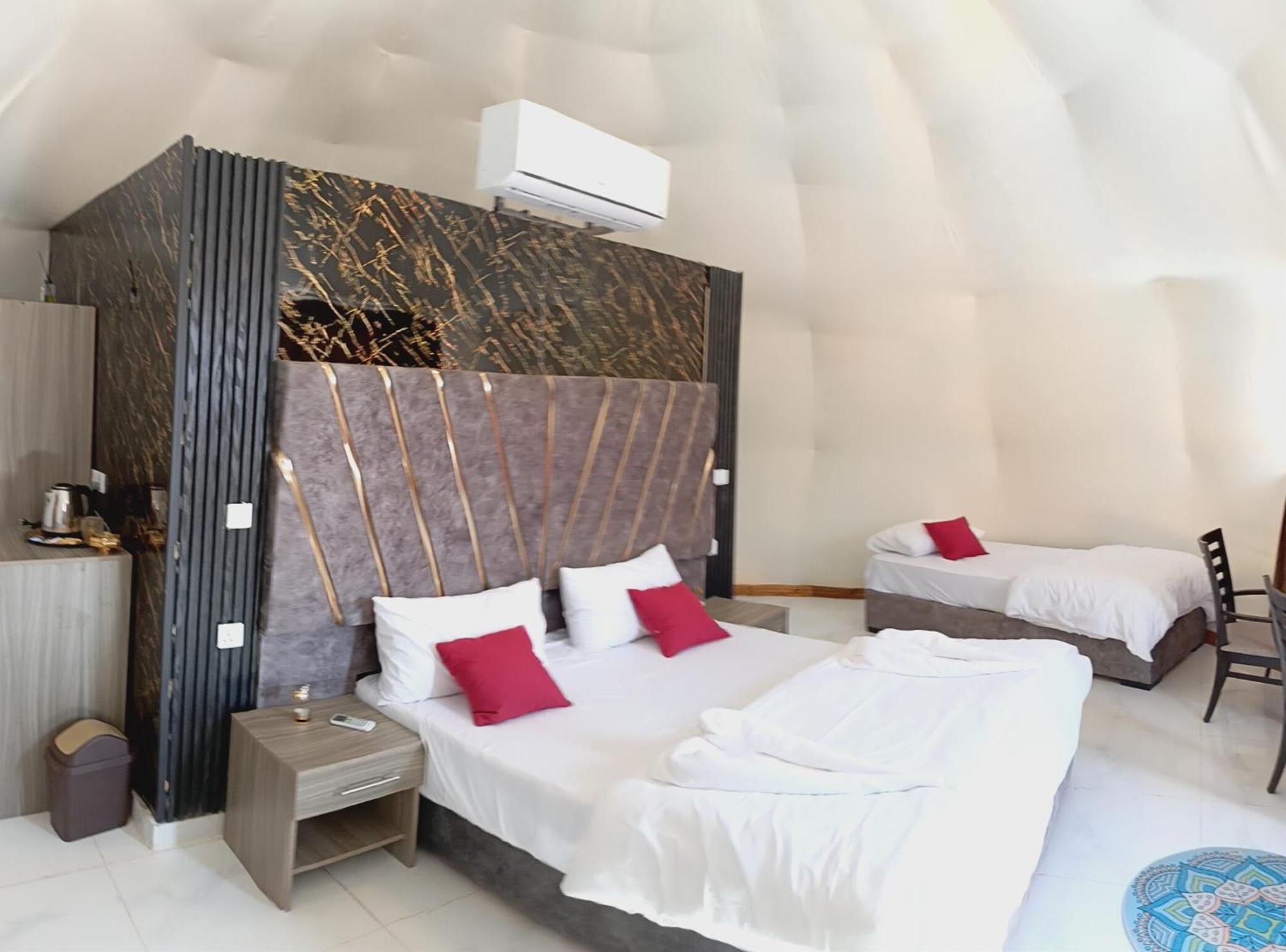 Titanic Camp Bed & Breakfast Wadi Rum Luaran gambar